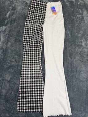 Two-Tone Black & White Plaid Flared Pants By Daisy Street Size S NWT small flaw